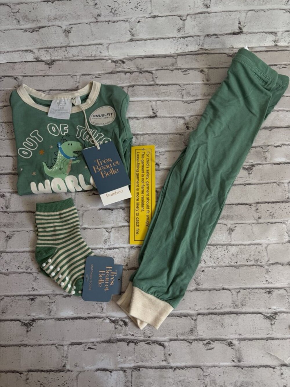 Tres Beau Et Belle Boys Toddler Dinosaur Pajama Set Size 18mo NWT